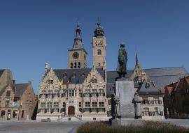 Lais Puzzle - Belfried des Rathauses und Sint-Niklaas-Kirche in Diksmuide Westflandern Belgien - 100, 200, 500 & 1.000 Teile