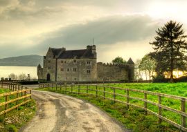 Lais Puzzle - Straße zum Parkes Castle in der Grafschaft Leitrim, Irland - 100, 200, 500 & 1.000 Teile