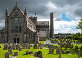 Lais Puzzle - Irland, Kilkenny, die St. Canice's Kathedrale und der Friedhof - 100, 200, 500 & 1.000 Teile