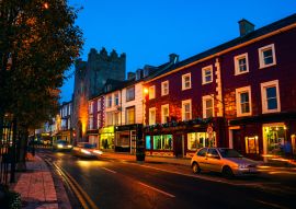 Lais Puzzle - Hauptstraße von Cashel, Irland bei Nacht - 100, 200, 500 & 1.000 Teile