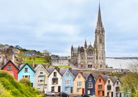 Lais Puzzle - Kathedrale und bunte Häuser in Cobh, Irland - 100, 200, 500 & 1.000 Teile