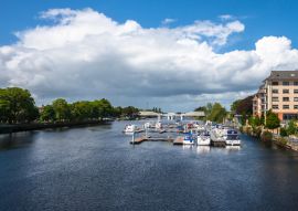 Lais Puzzle - Panoramablick über den Yachthafen von Athlone und den Fluss Shannon, Grafschaft Westmeath, Irland - 100, 200, 500 & 1.000 Teile