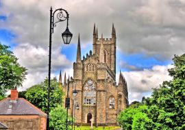 Lais Puzzle - Cathedral Church of the Holy and Undivided Trinity - Kathedrale in der Stadt Downpatrick in Nordirland - 100, 200, 500 & 1.000 Teile