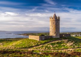 Lais Puzzle - Runder Turm von Doonagore Castle in der Grafschaft Clare, Irland - 100, 200, 500 & 1.000 Teile