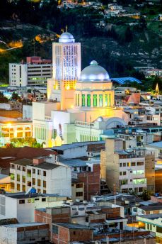 Lais Puzzle - Kathedrale von Ambato und Montalvo Park Ecuador - 2.000 Teile