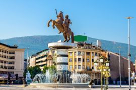 Lais Puzzle - Blick auf den Mazedonien-Platz in Skopje, Nordmazedonien - 2.000 Teile