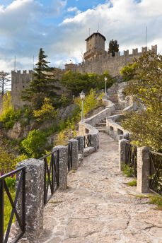 Lais Puzzle - San Marino - der erste Turm - 2.000 Teile