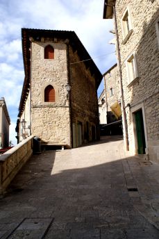 Lais Puzzle - Allee in San Marino - 2.000 Teile