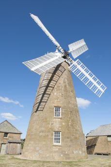 Lais Puzzle - Historische Mehlwindmühle und Museum in Oatlands Tasmanien, Australien - 2.000 Teile