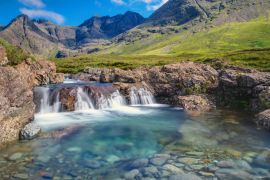Lais Puzzle - Kleiner Wasserfall auf der Isle of Skye in Schottland - 2.000 Teile