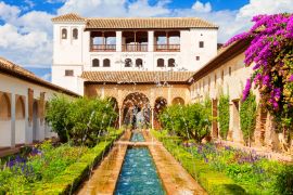 Lais Puzzle - Blick auf einen Brunnen auf dem Platz der Heiligen Alhambra de Granada. Brunnen und Gärten - 2.000 Teile