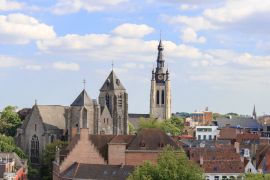 Lais Puzzle - Kirche die Stadt Kortrijk in Flandern, Belgien - 2.000 Teile