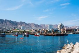 Lais Puzzle - Bunte hölzerne Fischerboote im Hafen von Antofagasta - 2.000 Teile