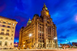 Lais Puzzle - Royal Liver Building in Liverpool am Abend - England - 2.000 Teile