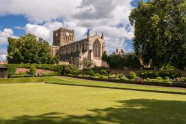 Lais Puzzle - Sonniger Tag bei Hexham Abbey, England - 2.000 Teile