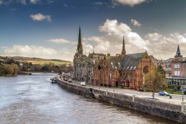 Lais Puzzle - Perth neben dem Fluss Tay Schottland - 2.000 Teile