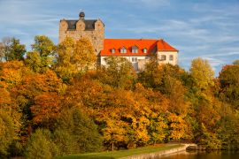 Lais Puzzle - Schlosspark mit dem Schloss Ballenstedt im Herbst - 2.000 Teile