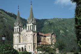 Lais Puzzle - Kirche von Covadonga, Asturien - 2.000 Teile