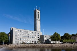 Lais Puzzle - Västerås, Schweden, kommunales Gebäude - 2.000 Teile