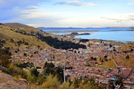 Lais Puzzle - Panoramablick auf die Stadt Puno am Titicaca, Peru - 2.000 Teile