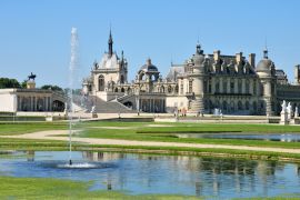 Lais Puzzle - Picardie, das malerische Schloss von Chantilly in Oise, Frankreich - 2.000 Teile