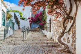 Lais Puzzle - Bunte Dorfstraße, Estoi, Portugal, Faro - 2.000 Teile