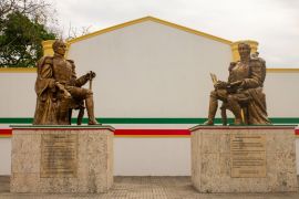 Lais Puzzle - Denkmal für Simon Bolivar und Francisco de Paula Santander in Tame, Arauca, Kolumbien - 2.000 Teile