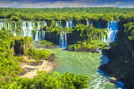 Lais Puzzle - Argentinien - Misiones - Iguazu-Wasserfälle - Der beeindruckende Panoramablick auf die argentinische Seite der Iguazu-Wasserfälle und die Bäche, die in den Parana-Fluss fließen, von der brasilianischen Seite aus - 2.000 Teile