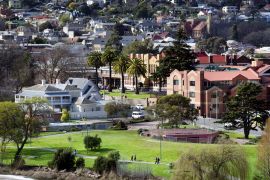 Lais Puzzle - Spaziergänger, Kings Park, Launceston, Tasmanien, Australien - 2.000 Teile