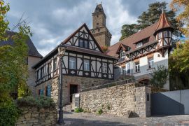 Lais Puzzle - Blick auf die mittelalterliche Burg Kronberg im Taunus, Hessen, Deutschland - 2.000 Teile