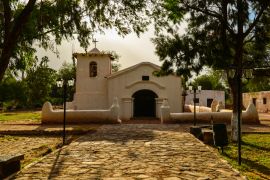 Lais Puzzle - Die alte Lehmziegelkirche Iglesia de San Pedro bei Fiambalá, Catamarca, Argentinien - 2.000 Teile