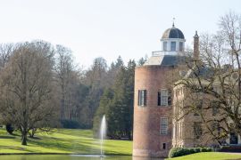 Lais Puzzle - Ein altes Schloss namens Rosendael mit einem Turm n Rozendaal in den Niederlanden - 2.000 Teile