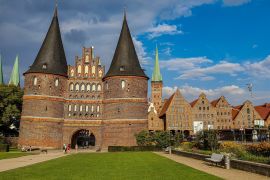 Lais Puzzle - Ansicht des Holstentors, Lübeck, Deutschland. - 2.000 Teile