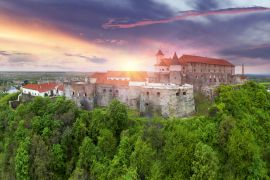 Lais Puzzle - Schloss Palanok in Mukatschewo. Mukachevo. Eine weitere ruhige Stadt in der Region Zakarpattya mit einer interessanten Geschichte. - 2.000 Teile
