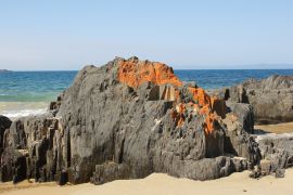 Lais Puzzle - Spiky Beach, Küste bei Swansea, Tasmanien, Australien - 2.000 Teile