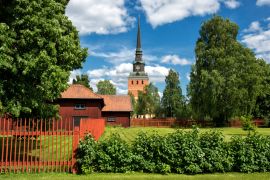 Lais Puzzle - Sommer in Mora im schwedischen Folklorebezirk Dalecarlia - 2.000 Teile