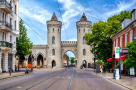 Lais Puzzle - Nauener Tor (Nauen Gate) is one of the three preserved gates of Potsdam, Germany. - 2.000 Teile