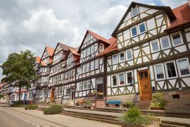 Lais Puzzle - Straße mit Fachwerkhäusern in Bad Sooden-Allendorf in Deutschland. - 2.000 Teile