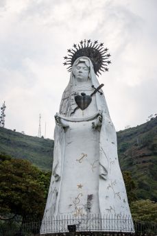 Lais Puzzle - Jungfrau Maria vom Hügel in Yopal Casanare Kolumbien - 2.000 Teile
