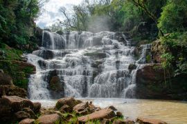 Lais Puzzle - Erstaunlicher Wasserfall mitten im Dschungel in der Provinz "Misiones", Argentinien - 2.000 Teile
