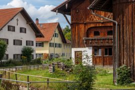 Lais Puzzle - ländliches Burggen - 2.000 Teile