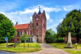 Lais Puzzle - Neogotische Kirche im Storchendorf Linum, Brandenburg an der Havel, Deutschland - 2.000 Teile