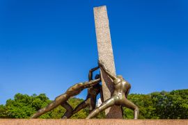 Lais Puzzle - Civic Square in Goiânia - Touristenattraktion des Zentralsektors von Goiânia, im Bundesstaat Goiás, Brasilien. - 2.000 Teile