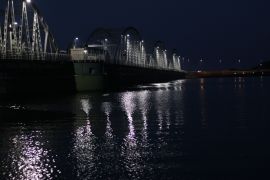 Lais Puzzle - Vilsundbrücke, Morsø bei Nacht beleuchtet - 2.000 Teile