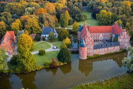 Lais Puzzle - Herten mit Schloß - 2.000 Teile