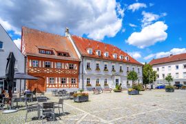 Lais Puzzle - Marktplatz, Hoechstadt, Bayern, Deutschland - 2.000 Teile