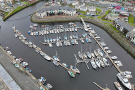 Lais Puzzle - Boote im Hafen von Aberystwyth Marina, Ceredigion, Wales, Großbritannien, direkt an der Küste der Irischen See - 2.000 Teile