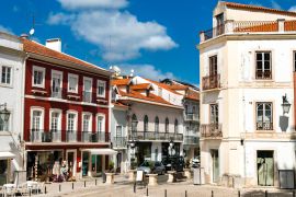 Lais Puzzle - Traditionelle Architektur in Alcobaca, Portugal - 2.000 Teile