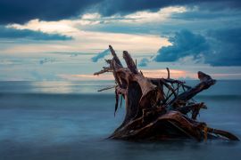 Lais Puzzle - Coveñas Sucre Kolumbien Holzblock in der Mitte des Meeres mit einem Sonnenuntergang - 2.000 Teile