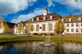 Lais Puzzle - Königsfeld im Schwarzwald, Historischer Zinzendorfplatz - 2.000 Teile